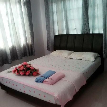 Penginapan Mycj - Roomstay Kuala Terengganu Ngoại thất bức ảnh