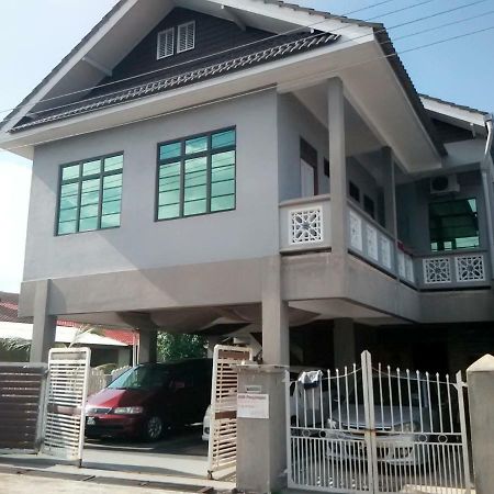 Penginapan Mycj - Roomstay Kuala Terengganu Ngoại thất bức ảnh