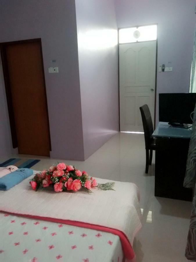 Penginapan Mycj - Roomstay Kuala Terengganu Ngoại thất bức ảnh